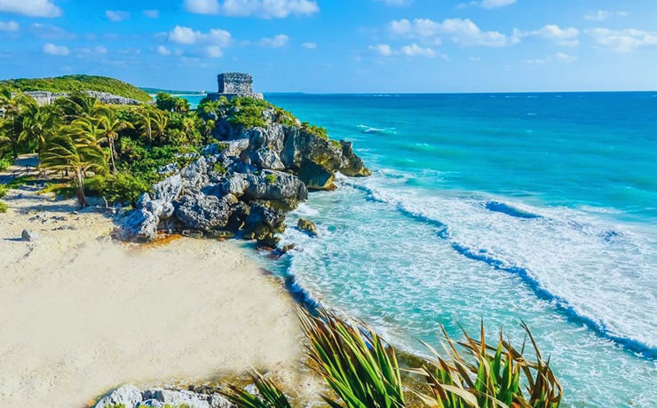 What other tourist attractions are there in the Riviera Maya?