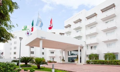 cancun-pet-friendly-holiday-inn-cancun