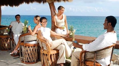 Delphinus gastronomia Xcaret bar rocas