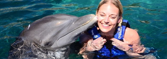 nado-con-delfines-cancun-vacaciones-diferentes.png